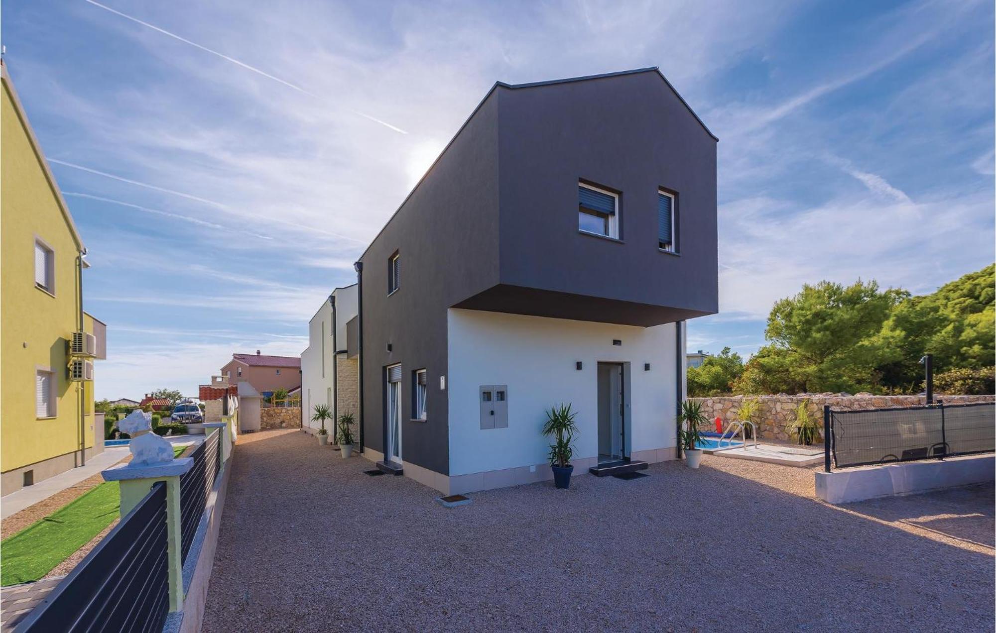 4 Bedroom Beautiful Home In שיבניק מראה חיצוני תמונה
