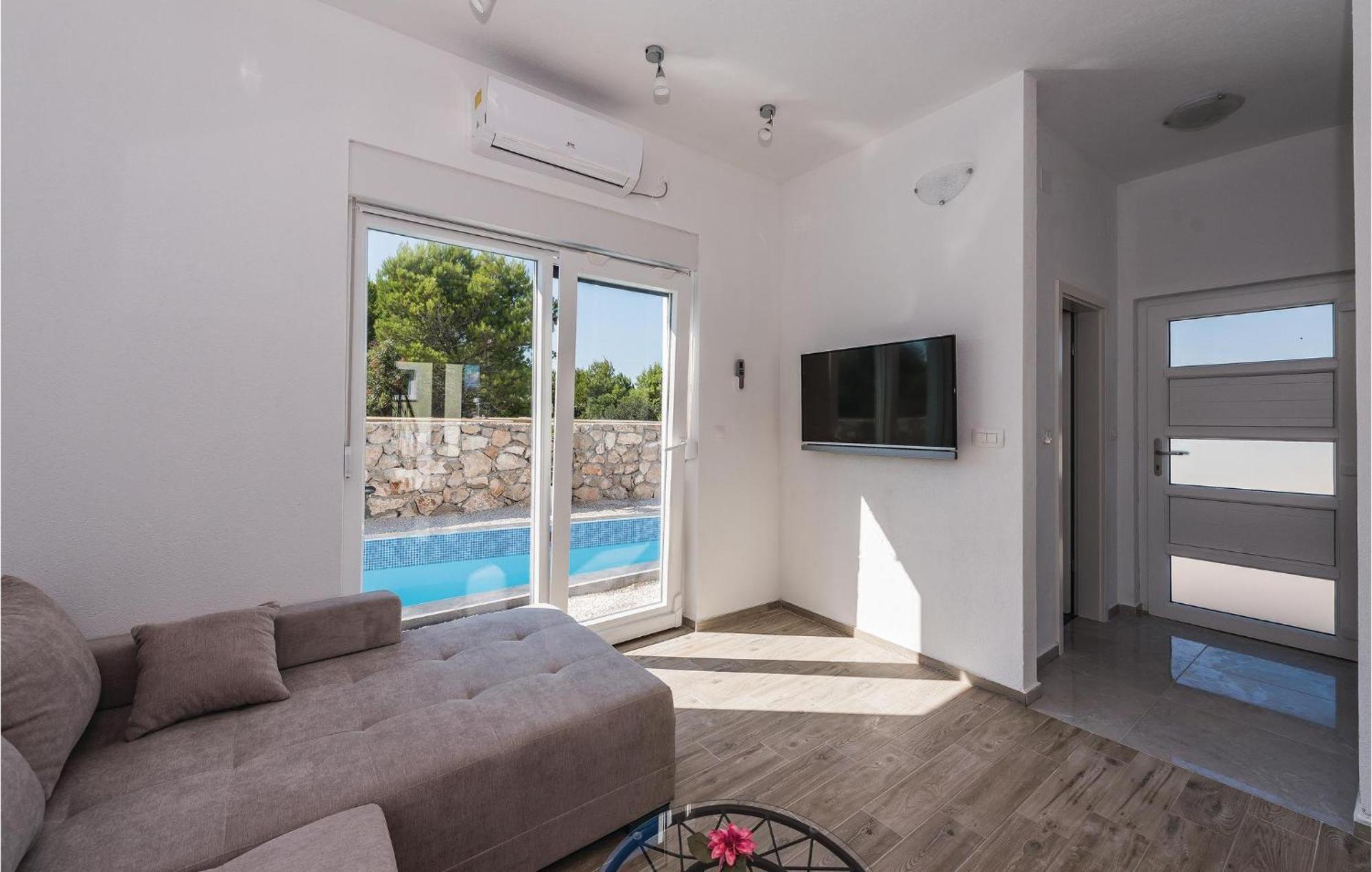 4 Bedroom Beautiful Home In שיבניק מראה חיצוני תמונה