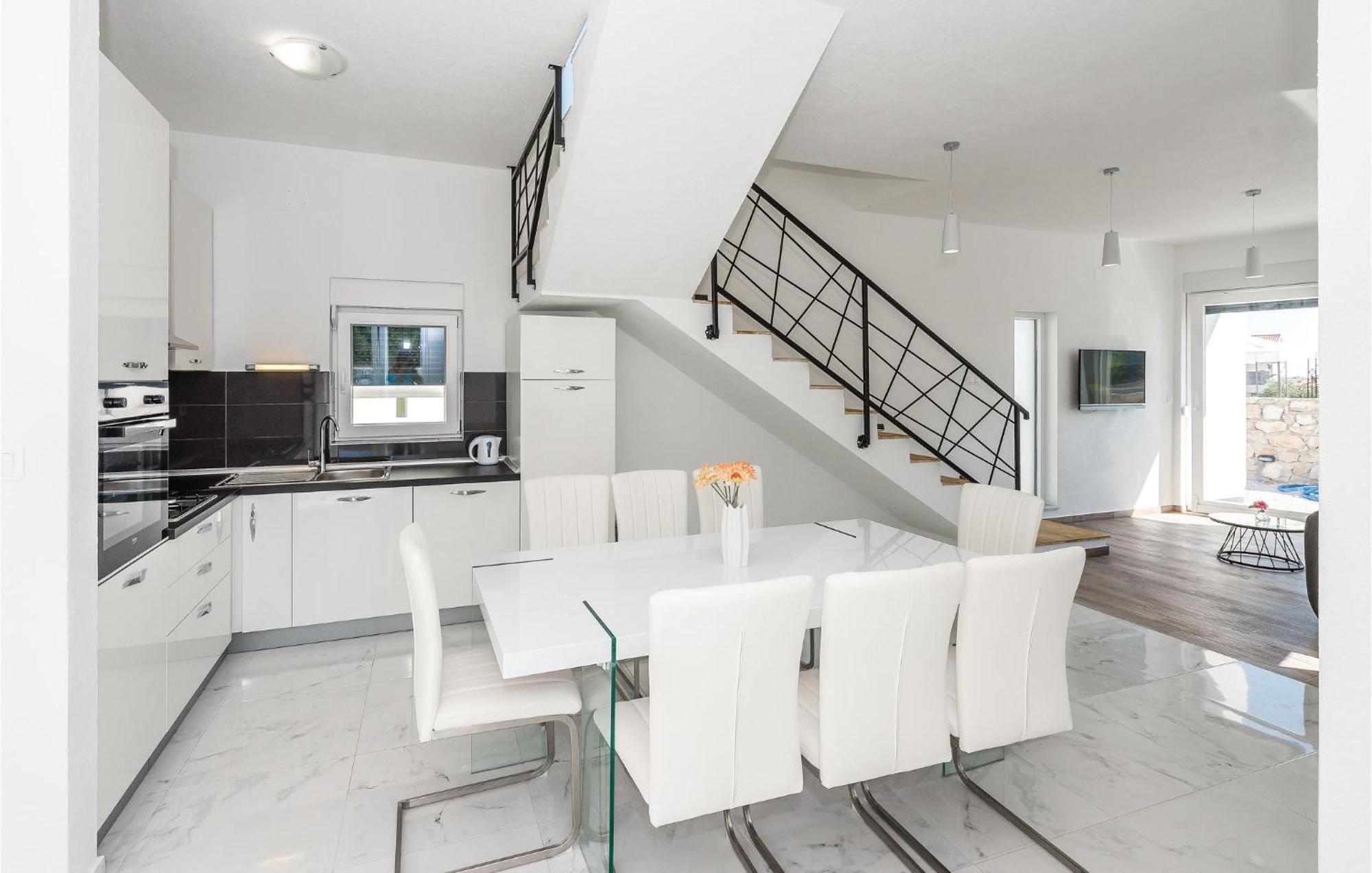 4 Bedroom Beautiful Home In שיבניק מראה חיצוני תמונה